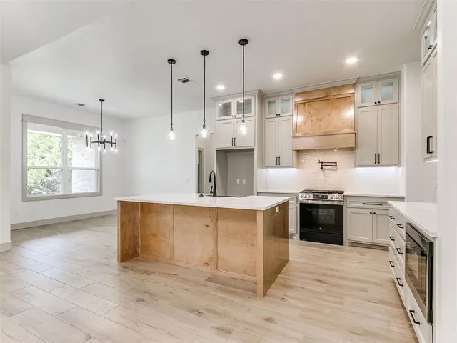 Photo 5 — 9357 Eliana Drive, Guthrie, OK 73044