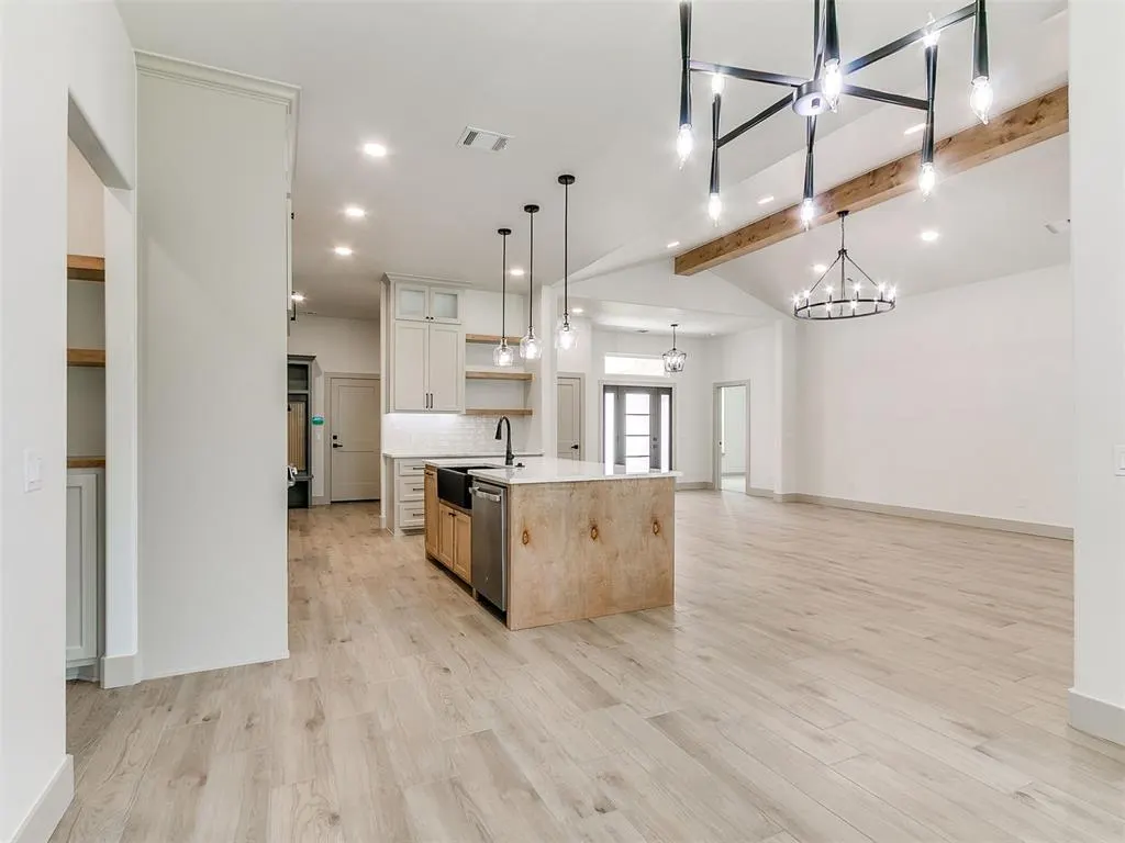 Photo 13 — 9357 Eliana Drive, Guthrie, OK 73044