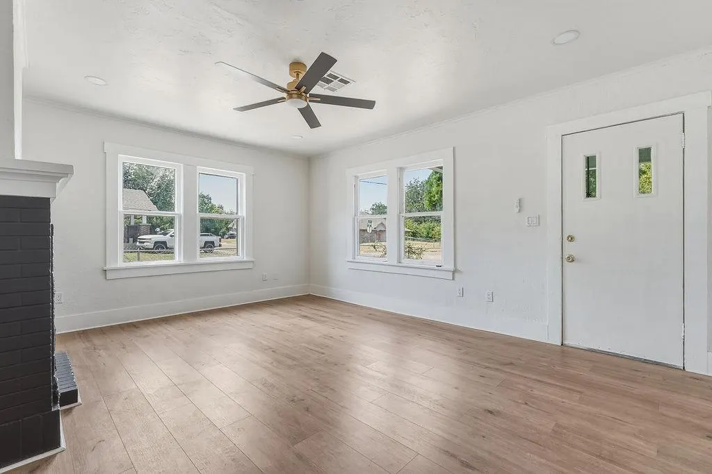 Photo 9 — 1400 NE 16th Street, Oklahoma City, OK 73117