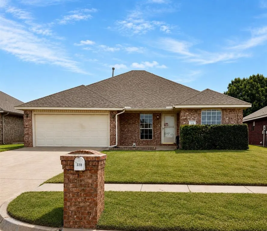 Front exterior — 328 S Castle Ridge Lane, Mustang, OK 73064