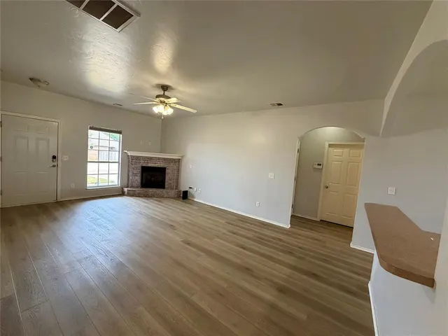 Photo 3 — 328 S Castle Ridge Lane, Mustang, OK 73064