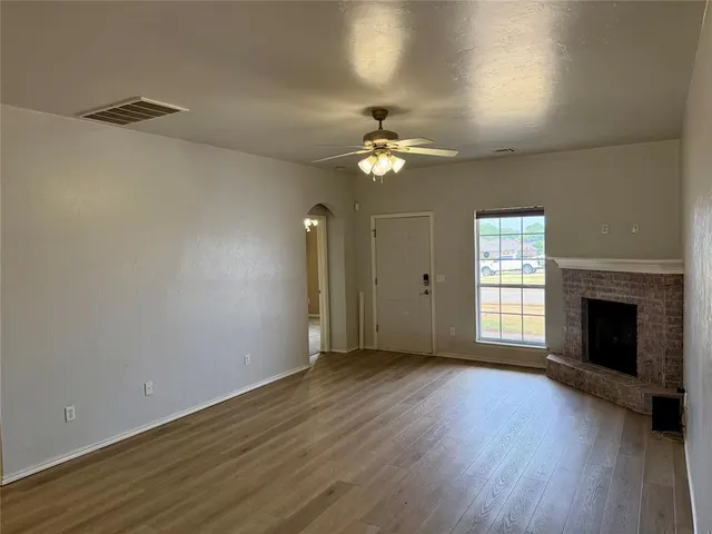 Photo 4 — 328 S Castle Ridge Lane, Mustang, OK 73064