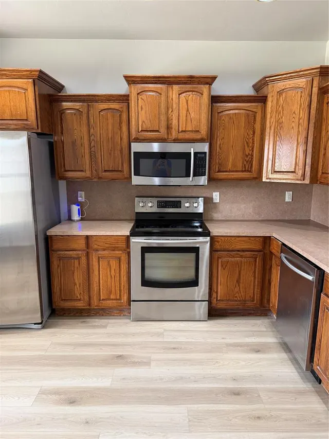 Photo 7 — 328 S Castle Ridge Lane, Mustang, OK 73064