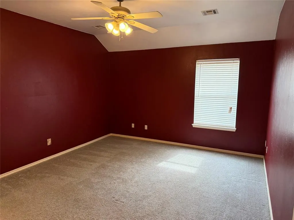 Photo 9 — 328 S Castle Ridge Lane, Mustang, OK 73064