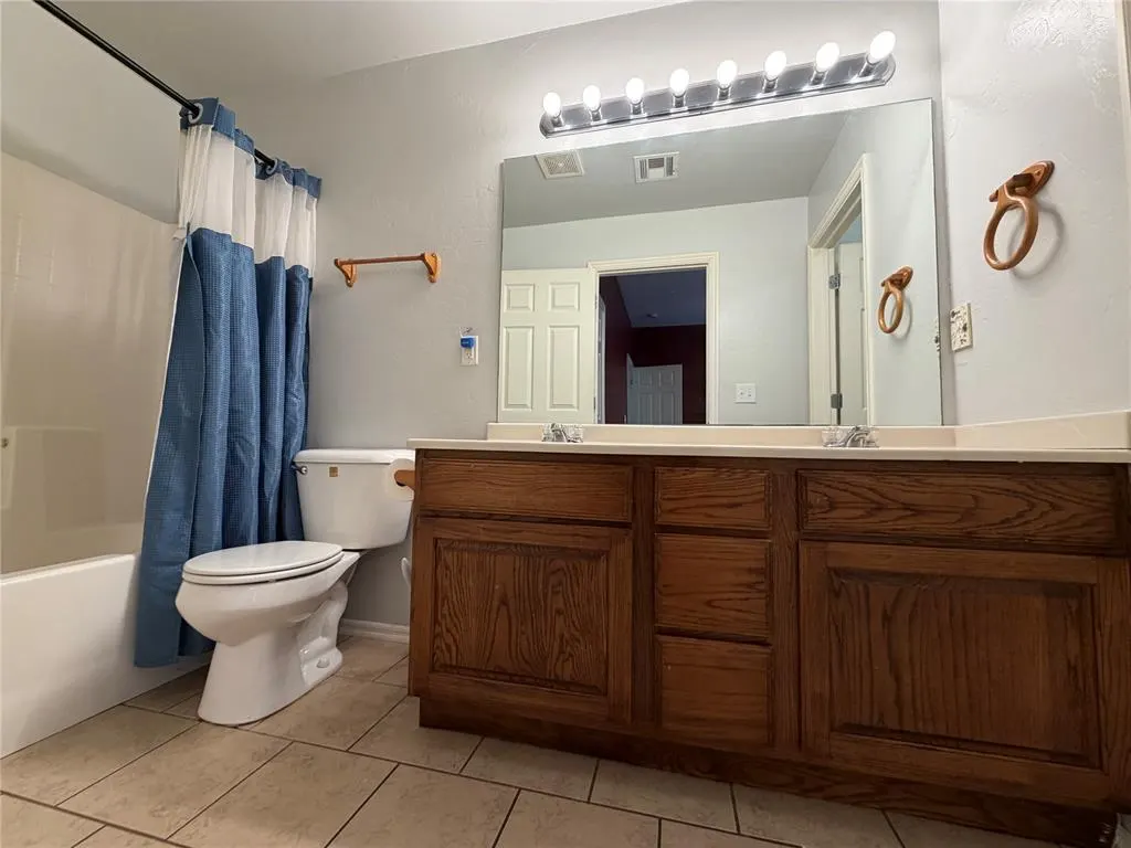 Photo 11 — 328 S Castle Ridge Lane, Mustang, OK 73064