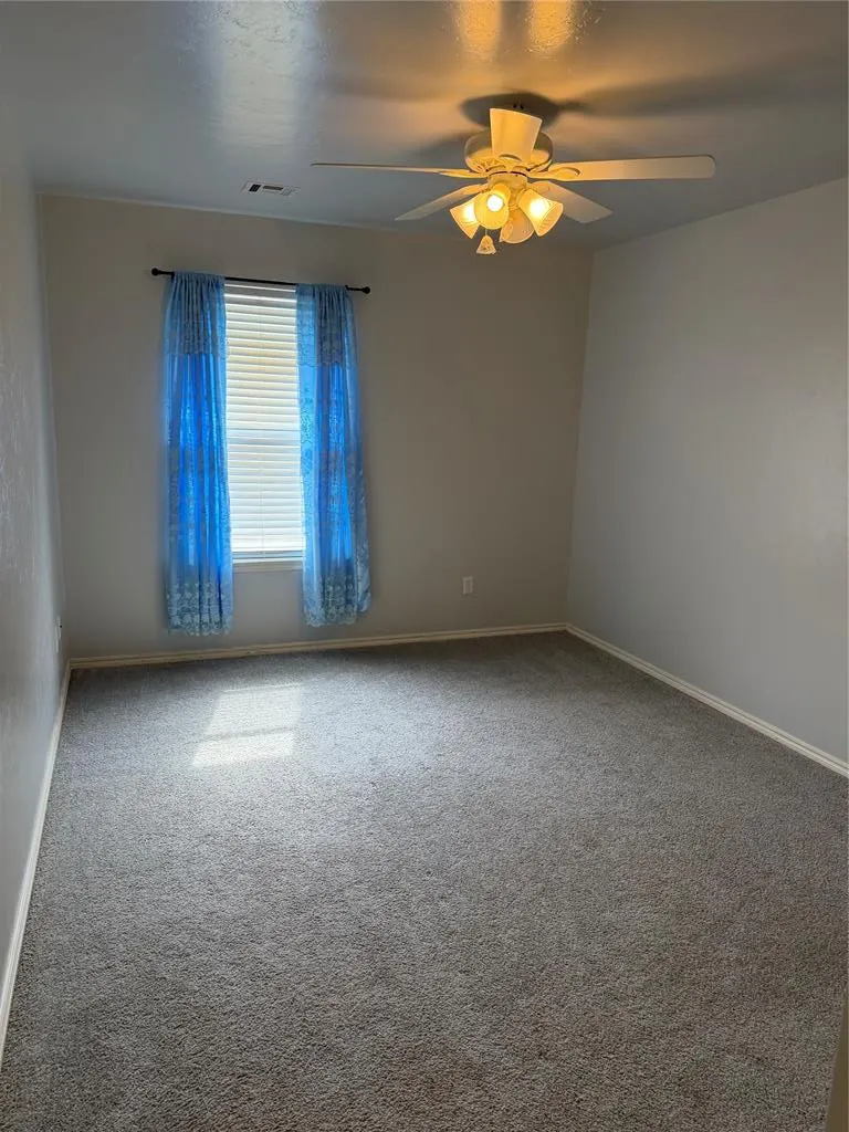 Photo 15 — 328 S Castle Ridge Lane, Mustang, OK 73064