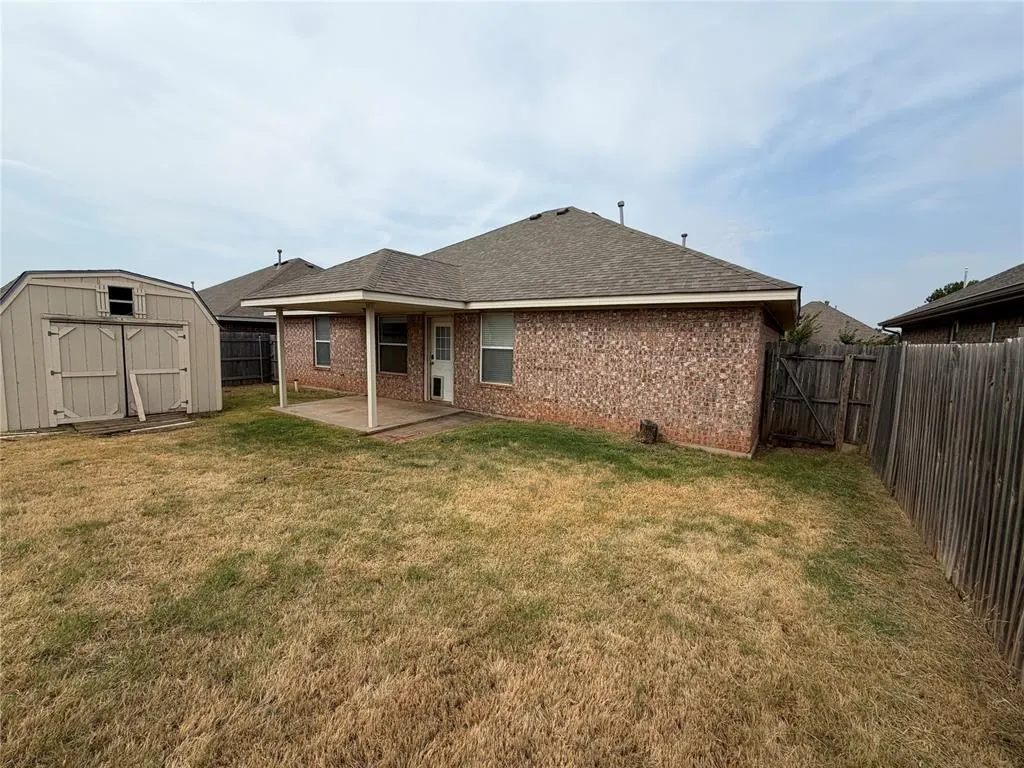 Photo 20 — 328 S Castle Ridge Lane, Mustang, OK 73064