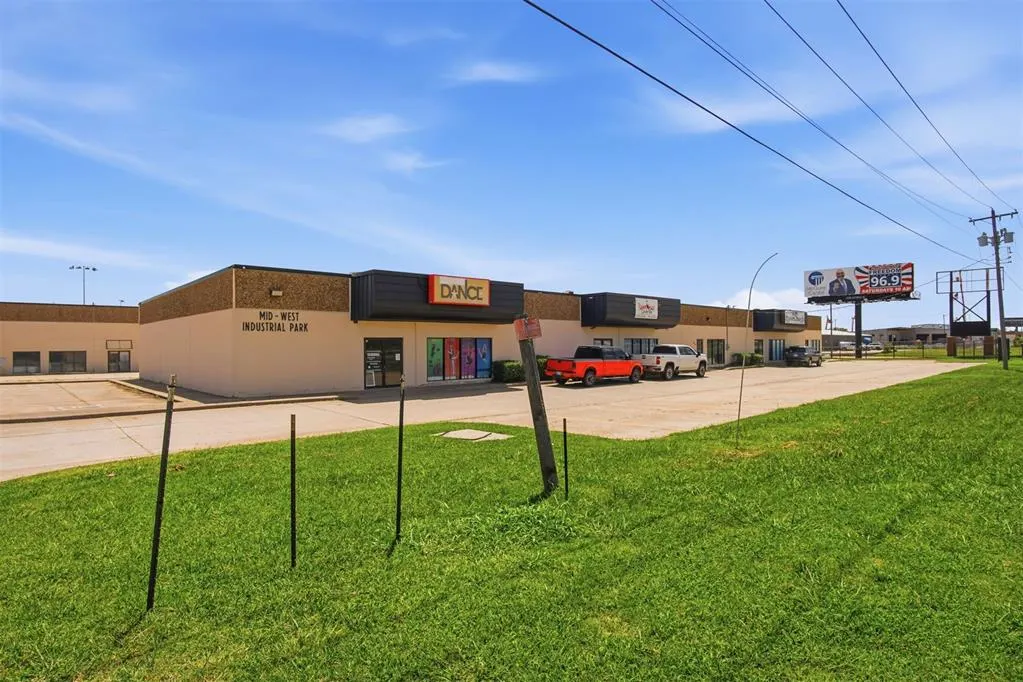 Photo 2 — 3900 E I240 Service Road, Oklahoma City, OK 73135