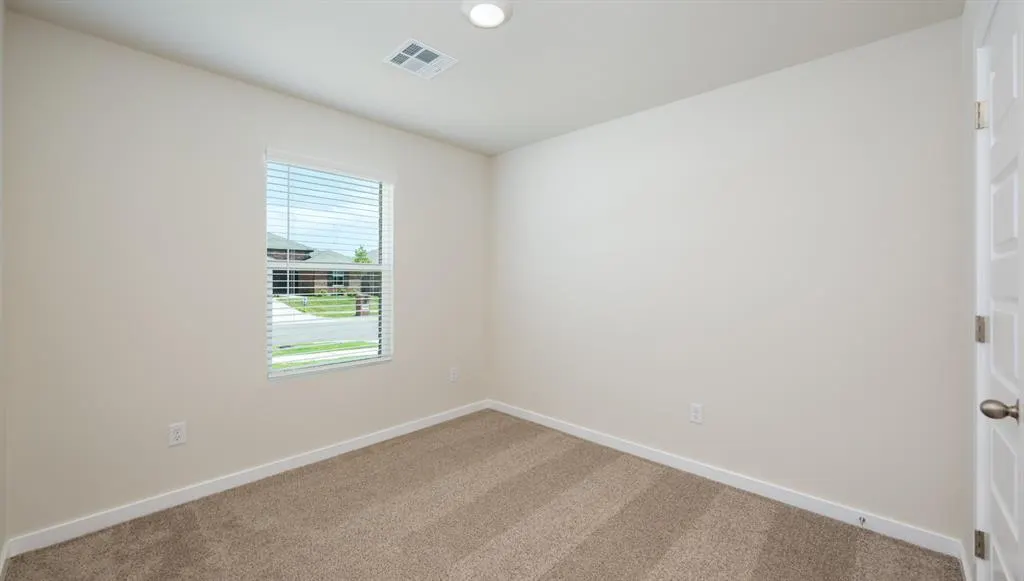 Photo 4 — 4913 Kaeden Drive, Noble, OK 73068