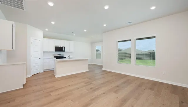 Photo 6 — 4913 Kaeden Drive, Noble, OK 73068