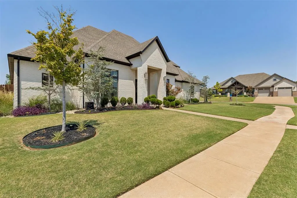 Photo 3 — 15925 Foxtail Trail, Edmond, OK 73013