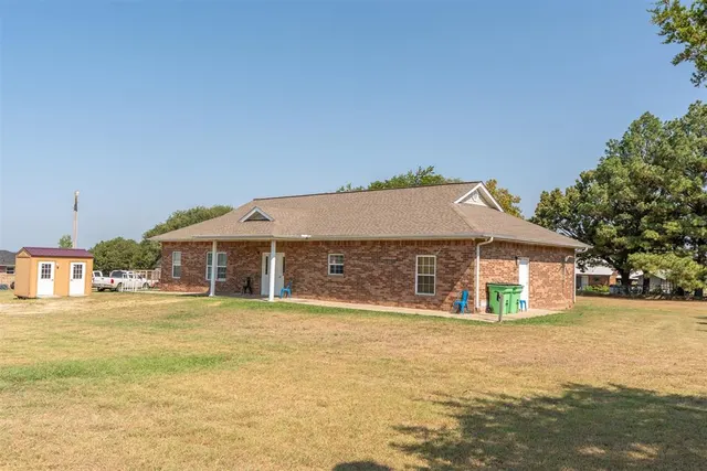 Photo 6 — 4 S Hillcrest Way, Okemah, OK 74859
