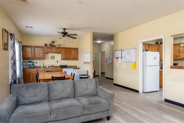 Photo 8 — 4 S Hillcrest Way, Okemah, OK 74859