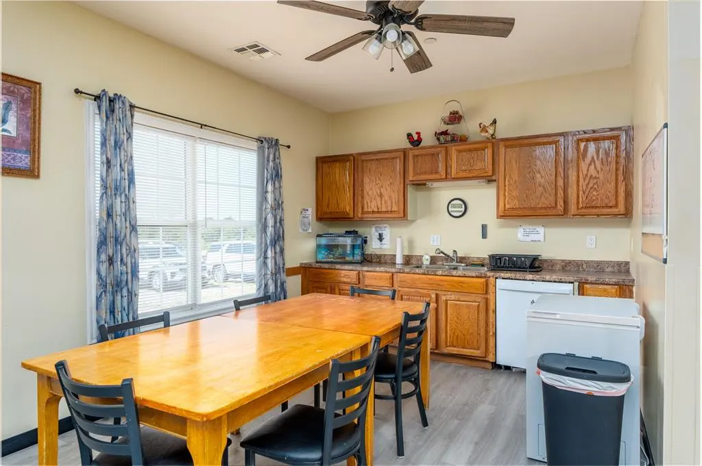 Photo 9 — 4 S Hillcrest Way, Okemah, OK 74859