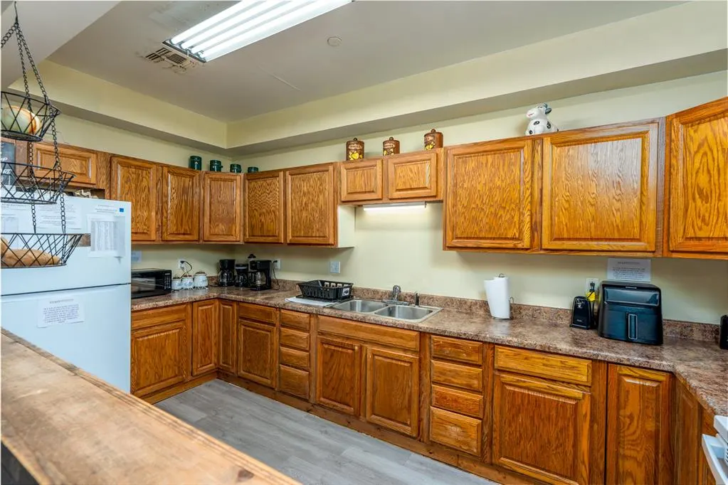 Photo 10 — 4 S Hillcrest Way, Okemah, OK 74859
