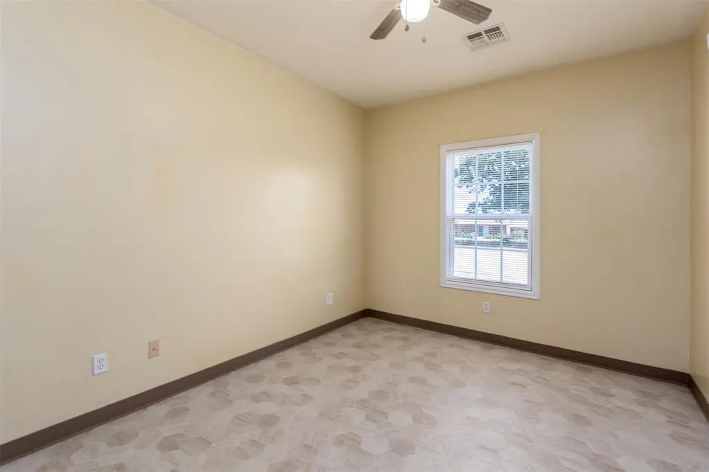 Photo 23 — 4 S Hillcrest Way, Okemah, OK 74859