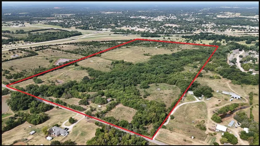 Photo 2 — 20580 Harrison Road, Tecumseh, OK 74873