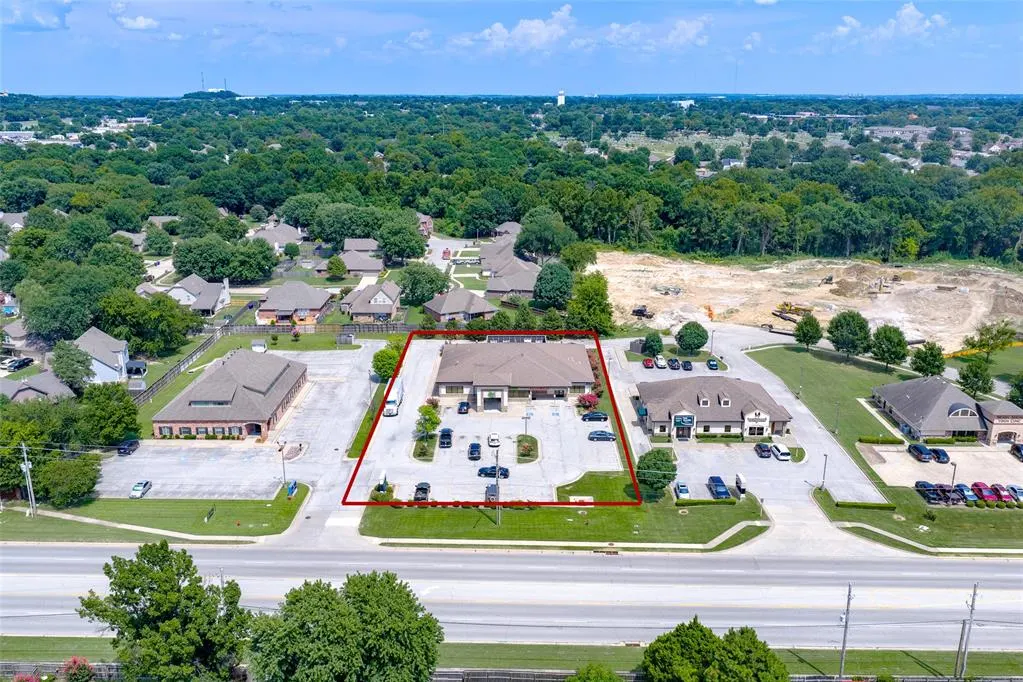 Photo 2 — 503 S Aspen Avenue, Broken Arrow, OK 74012