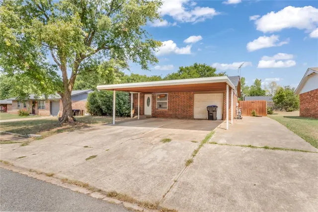 Photo 3 — 603 Willis Street, Noble, OK 73068