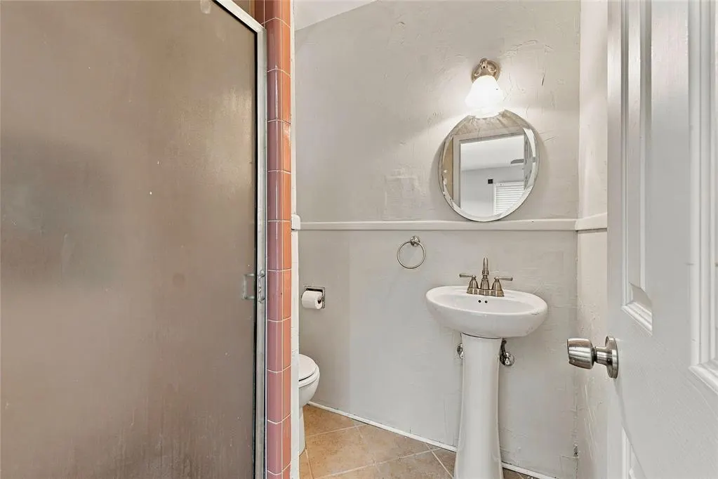 Photo 12 — 2649 Lakeside Drive, Oklahoma City, OK 73120