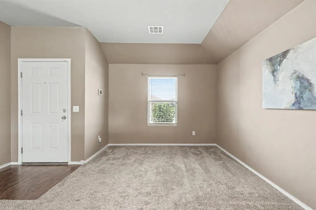 Photo 4 — 9804 Glover River Drive, Yukon, OK 73099