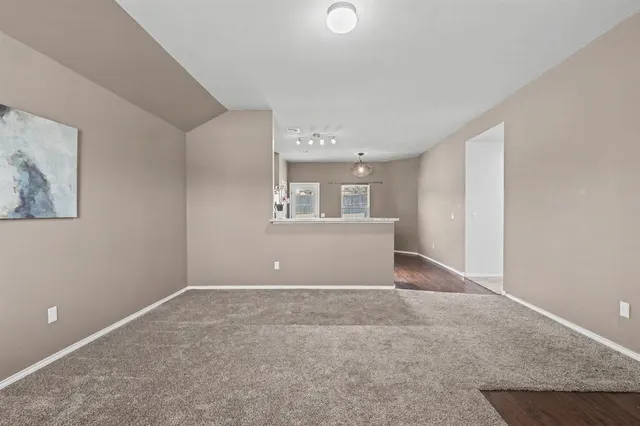 Photo 5 — 9804 Glover River Drive, Yukon, OK 73099