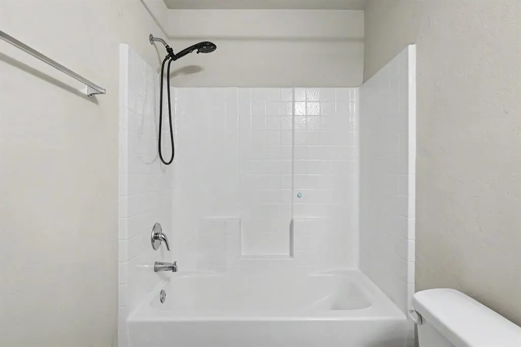Photo 15 — 9804 Glover River Drive, Yukon, OK 73099