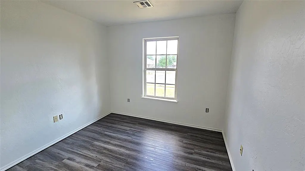 Photo 11 — 805 Crown Heights Lane, Purcell, OK 73080