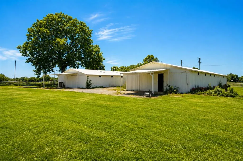 Photo 4 — 18699 Grayson Boulevard, Henryetta, OK 74437