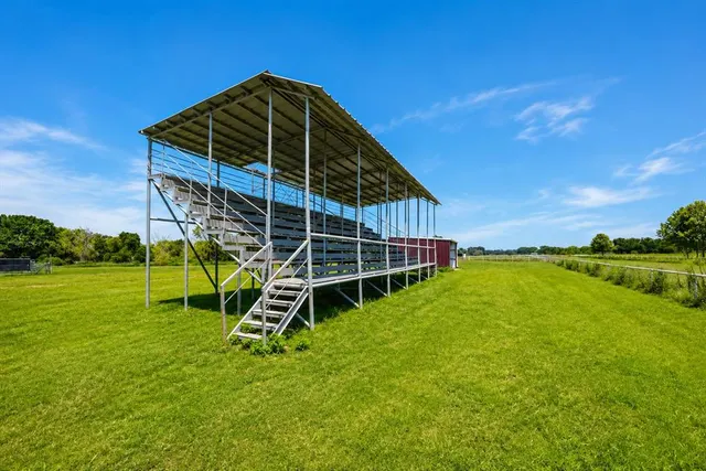 Photo 8 — 18699 Grayson Boulevard, Henryetta, OK 74437