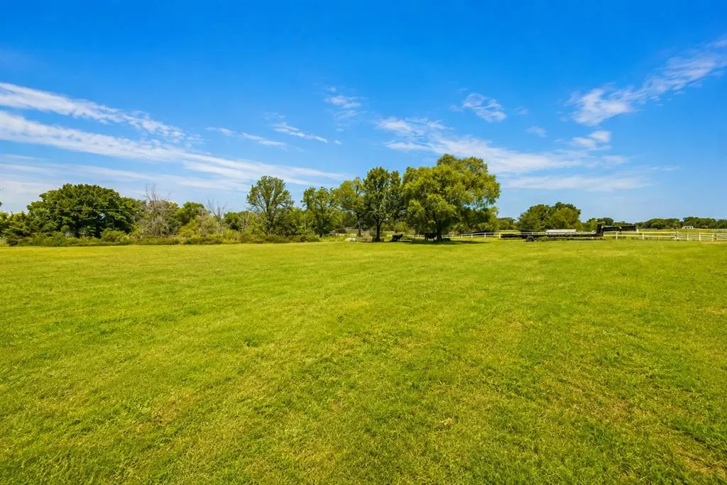 Photo 21 — 18699 Grayson Boulevard, Henryetta, OK 74437