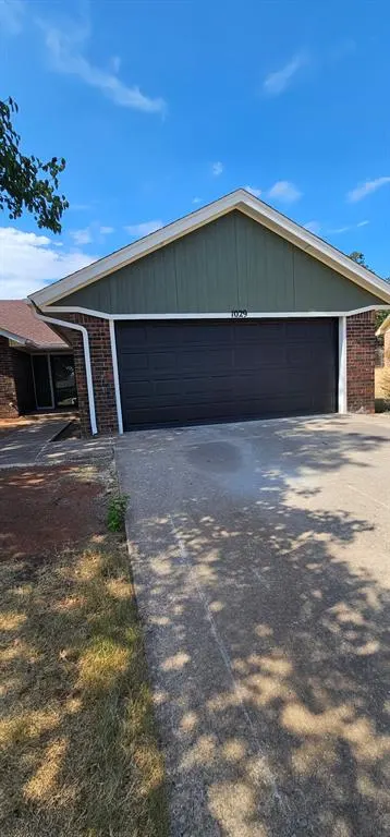 Photo 2 — 1029 Oak Hill Drive, Oklahoma City, OK 73110