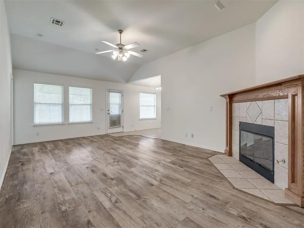 Photo 6 — 521 Apache Gate Drive, Yukon, OK 73099