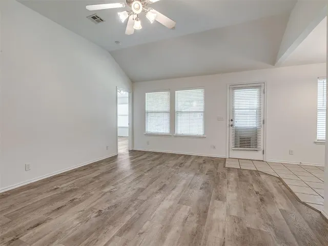 Photo 7 — 521 Apache Gate Drive, Yukon, OK 73099