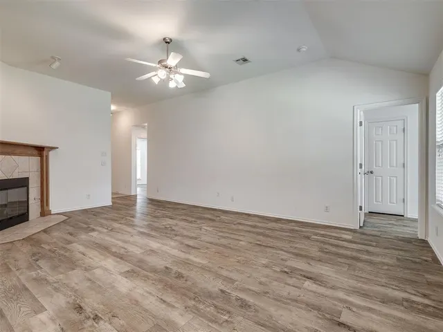 Photo 8 — 521 Apache Gate Drive, Yukon, OK 73099