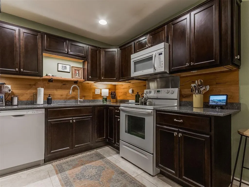Photo 15 — 401 SE 12th Avenue 114, Norman, OK 73071