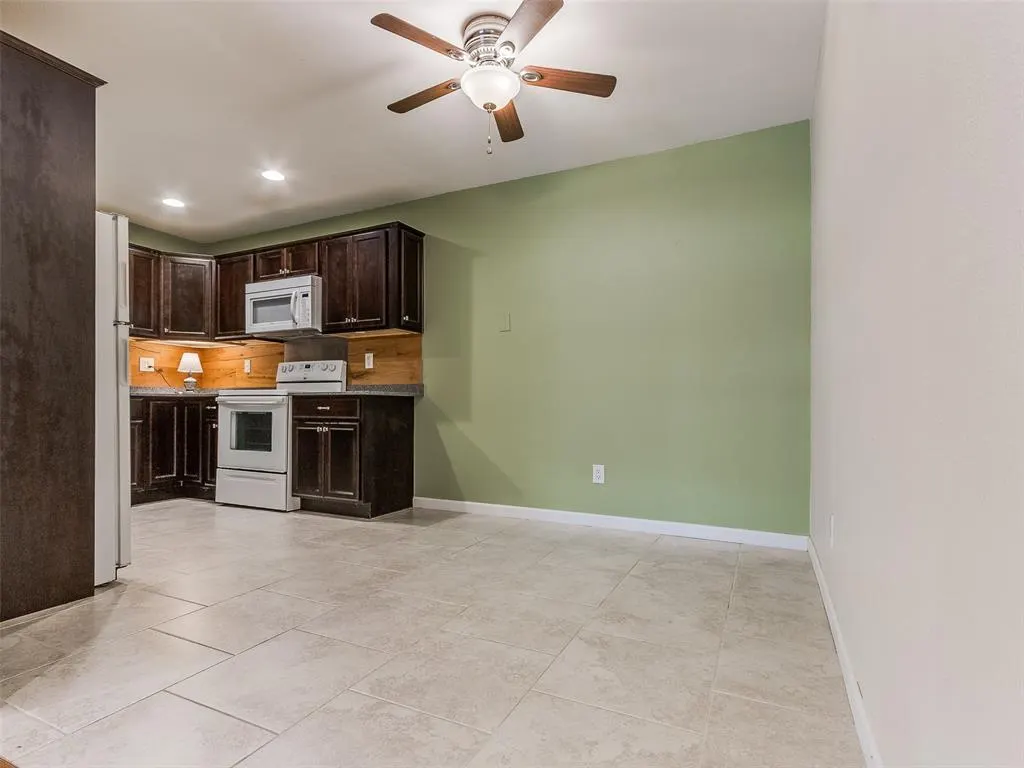 Photo 12 — 401 SE 12th Avenue 114, Norman, OK 73071
