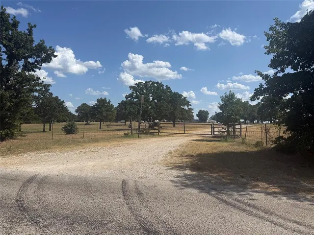 Photo 2 — 103 Gelatto Lane, Lone grove, OK 73443