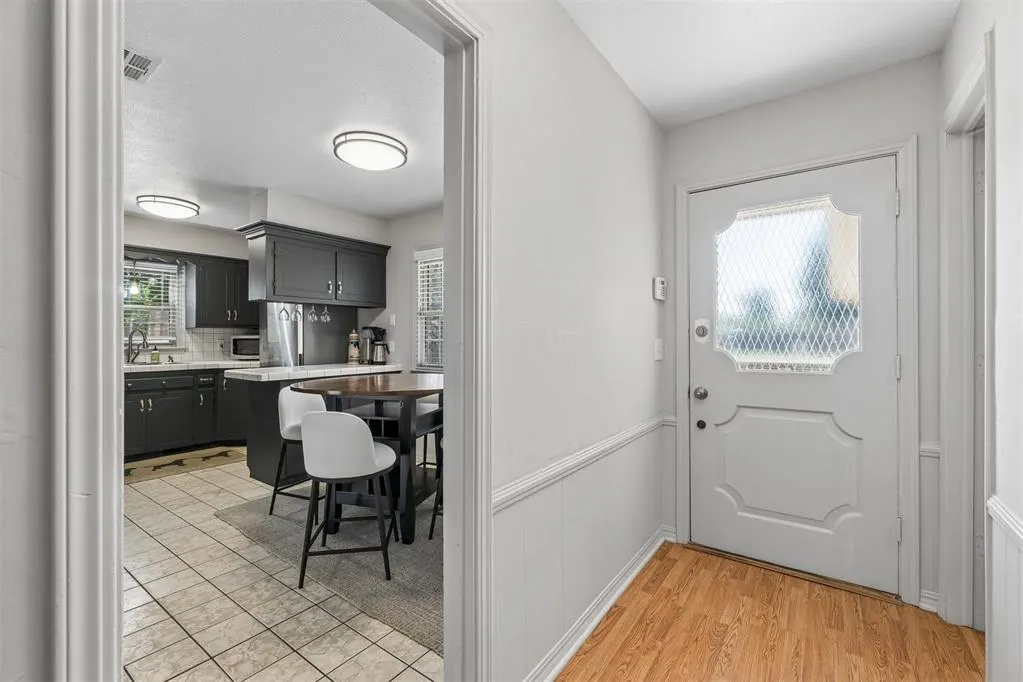 Photo 2 — 10204 Northland Road, Oklahoma City, OK 73120