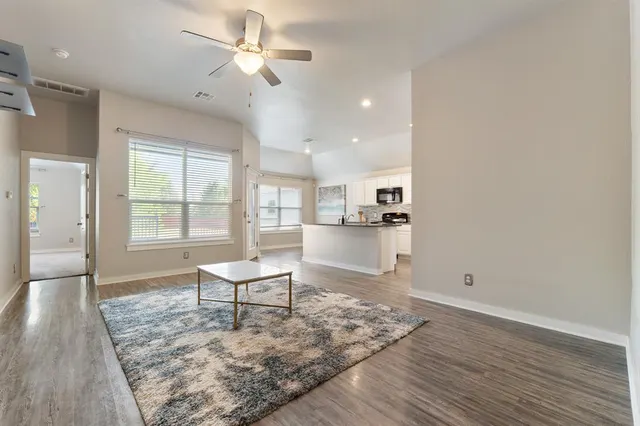 Photo 8 — 1430 Lakeview Drive, Edmond, OK 73034