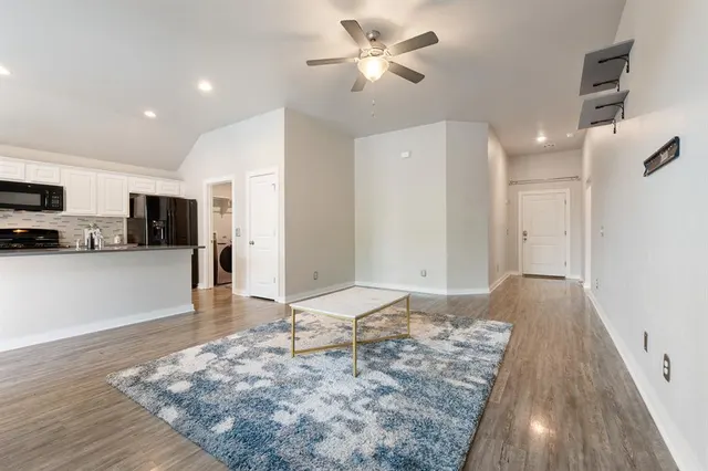 Photo 4 — 1430 Lakeview Drive, Edmond, OK 73034