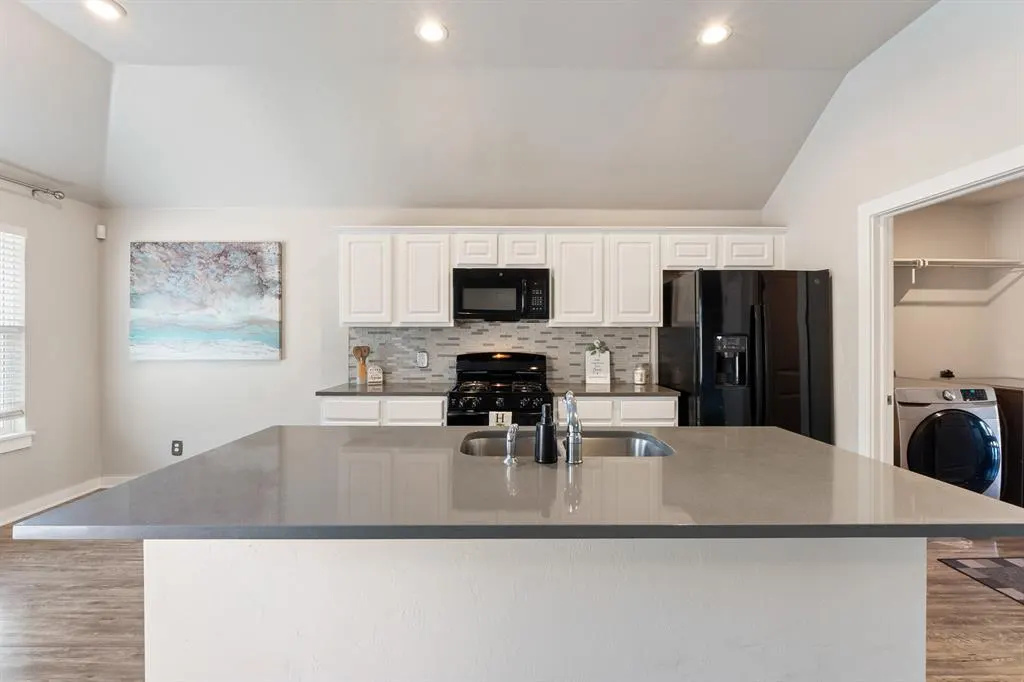 Photo 11 — 1430 Lakeview Drive, Edmond, OK 73034