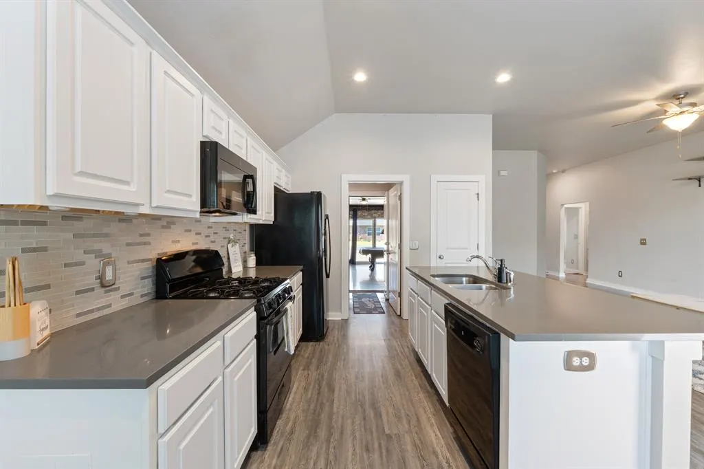 Photo 12 — 1430 Lakeview Drive, Edmond, OK 73034