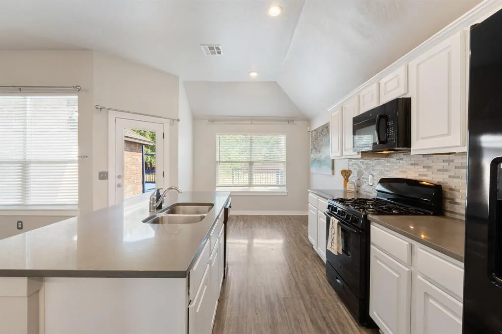 Photo 13 — 1430 Lakeview Drive, Edmond, OK 73034