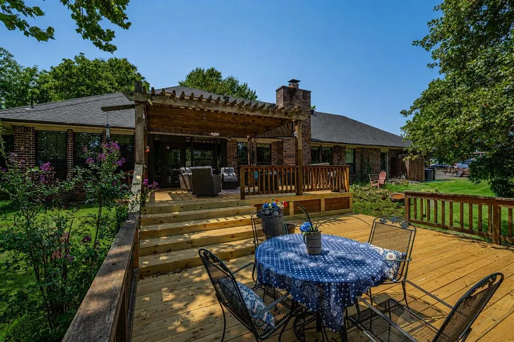 Photo 3 — 8008 Forest Lane, Oklahoma City, OK 73150