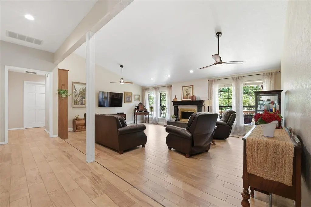 Photo 5 — 8008 Forest Lane, Oklahoma City, OK 73150