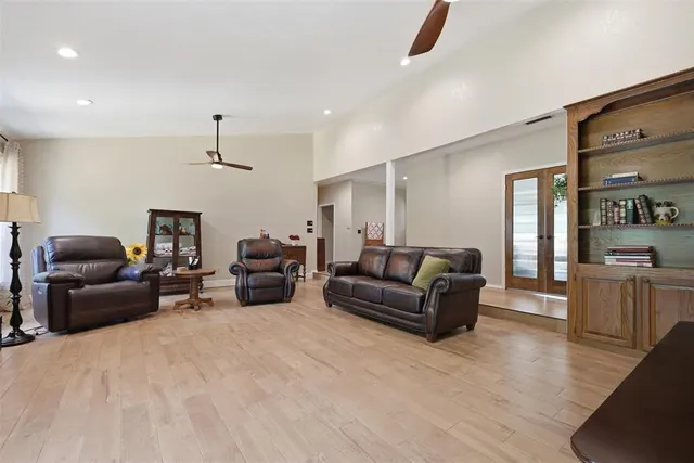 Photo 7 — 8008 Forest Lane, Oklahoma City, OK 73150