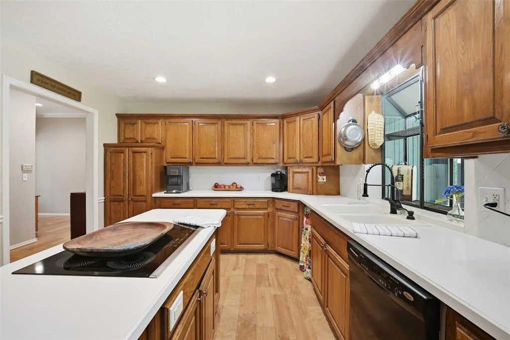 Photo 10 — 8008 Forest Lane, Oklahoma City, OK 73150
