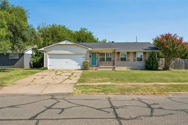 Photo 7 — 409 W Douglas Drive, Midwest City, OK 73110