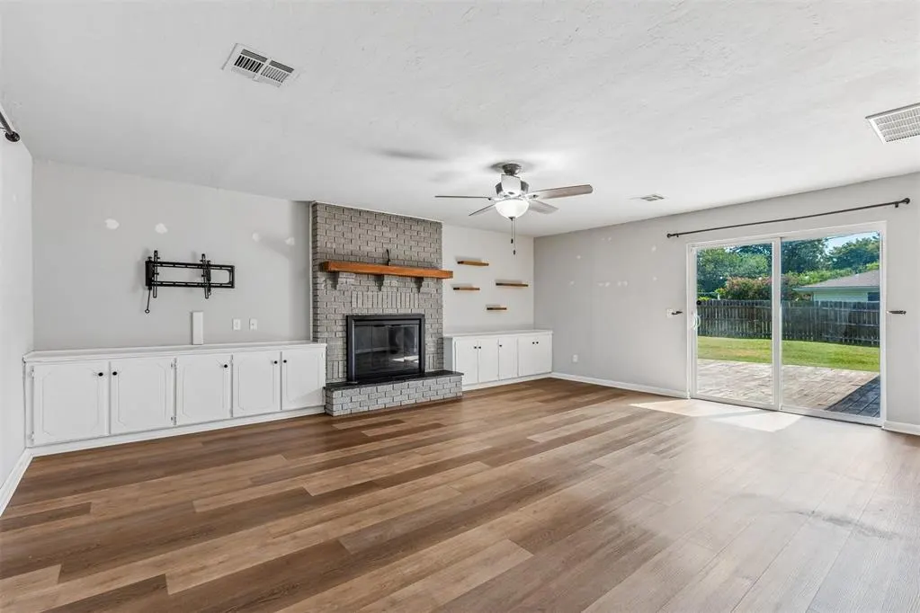 Photo 2 — 409 W Douglas Drive, Midwest City, OK 73110